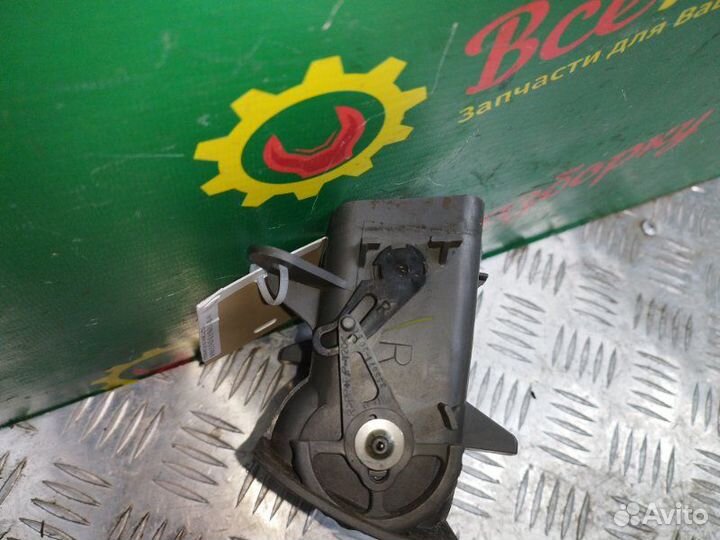 Дефлектор воздуховода правый Toyota Camry SXV20