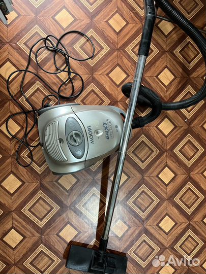 Пылесос LG 1400 Вт