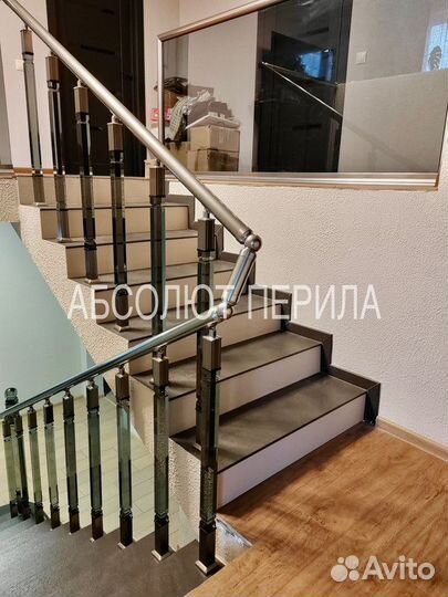 Прочные акриловые ограждения для лестниц