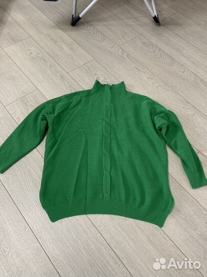 Свитер шерстяной зеленый