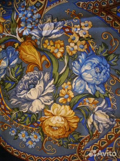 Павловопосадская шаль и платок