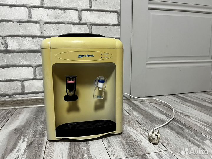 Кулер для воды настольный