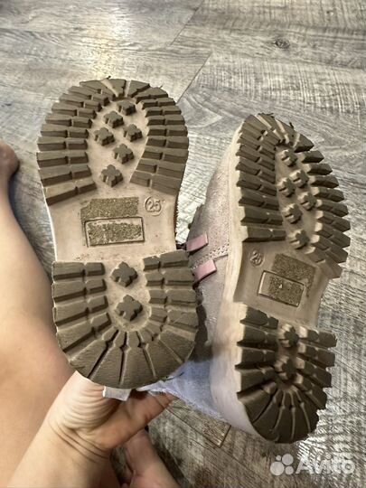 Ботинки для девочки 24,25,26