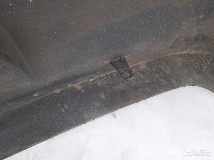 Бампер задний Mitsubishi Lancer Cedia