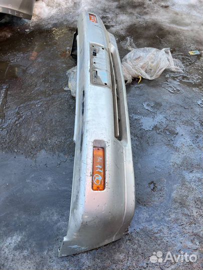 Бампер передний Nissan Prairie M11