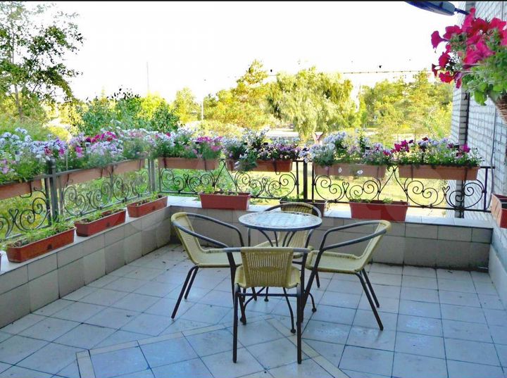 2-к. квартира, 55 м², 2/10 эт.