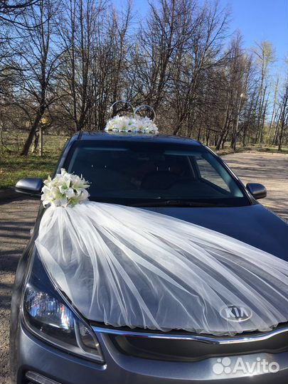 Свадебные кольца, украшение на машину