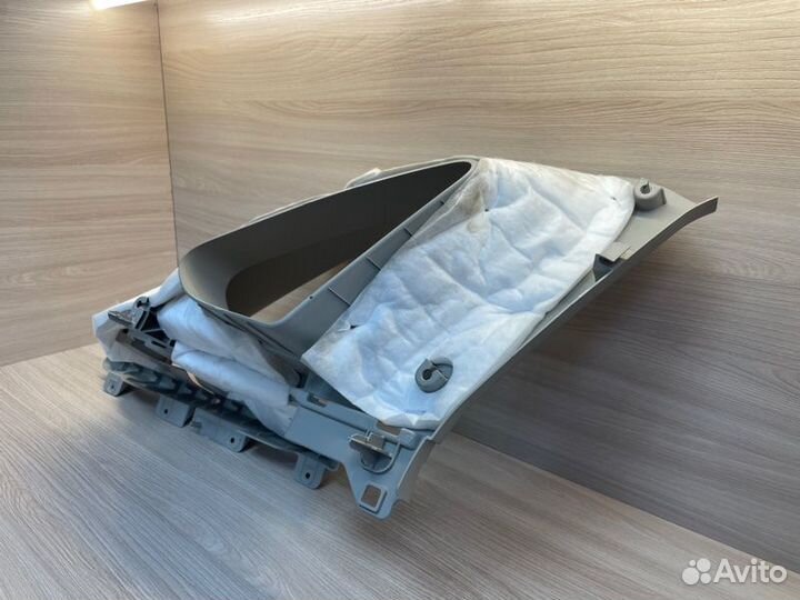 Обшивка стойки задняя правая LADA X-Ray