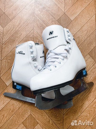 Коньки фигурные детские 33