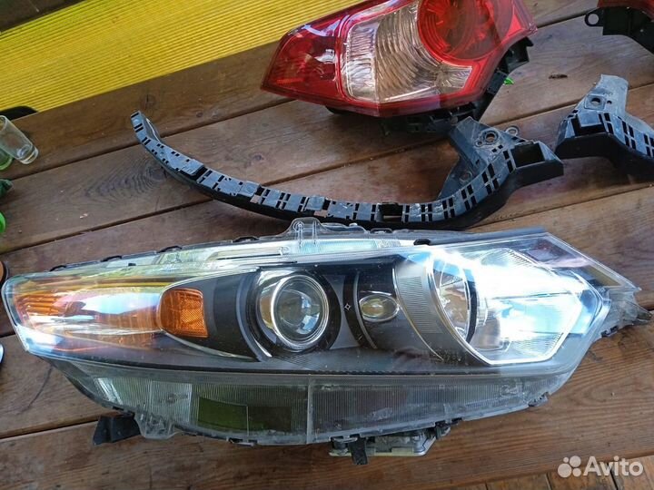Фары ксенон пара Хонда Аккорд 8,2008-2011