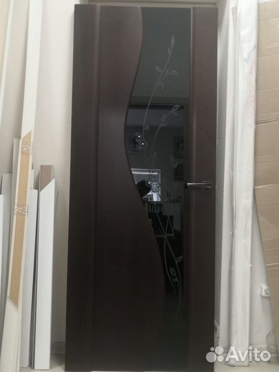 Дверь межкомнатная венге, стекло триплекс