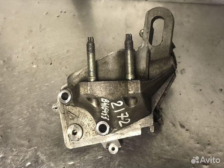 Кронштейн правой опоры двс Ford Volvo 1.4-1.6