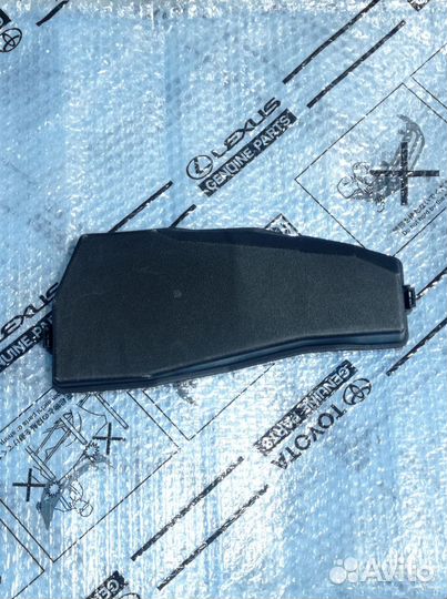 Крышка блока предохранителей тойота камри 70.75