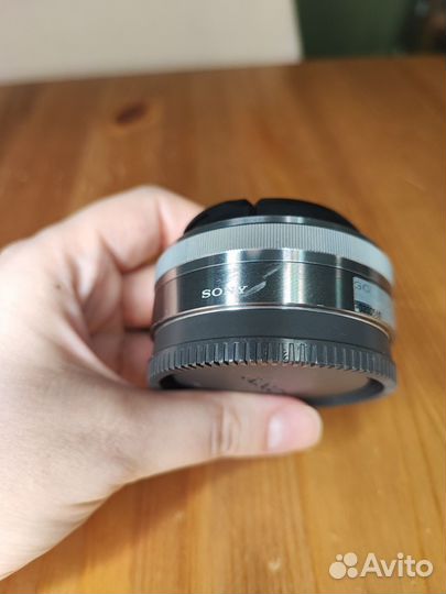 Объектив Sony SEL16F28 e16mm f2.E