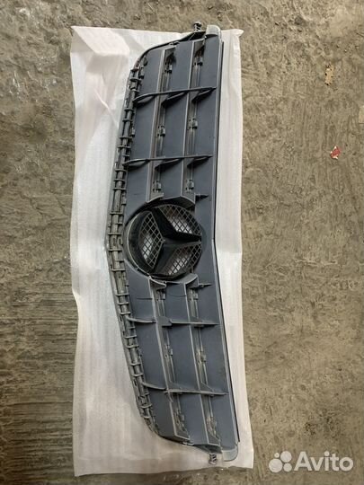 Решетка Радиатора mb w204 c-clas AMG-обвес