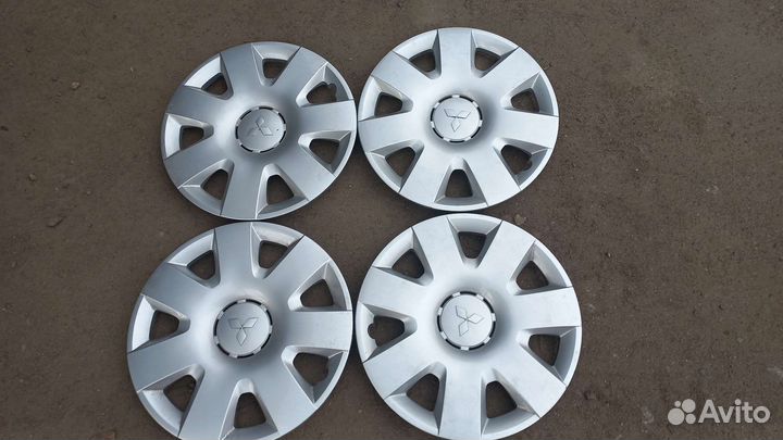 Колпаки на mitsubishi r16