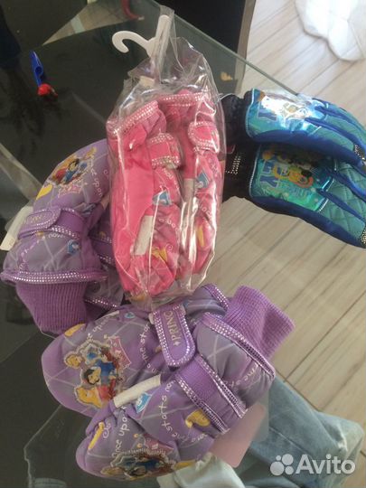 Варежки детские и перчатки