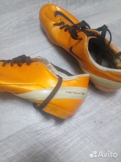 Футбольные бутсы nike 44