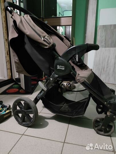 Прогулочная коляска britax