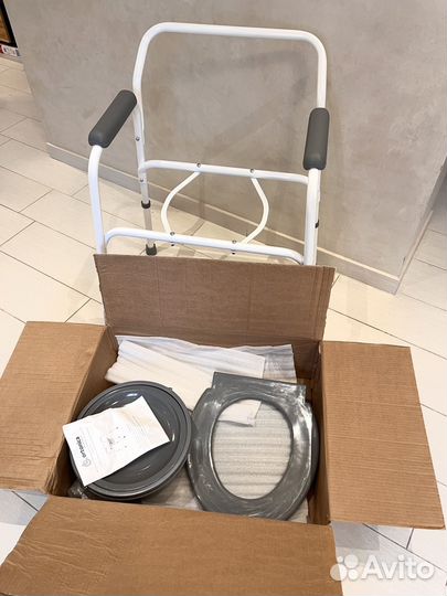 Кресло туалет, санитарный стул на унитаз