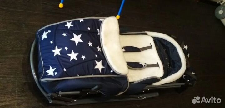 Продаются санки коляска