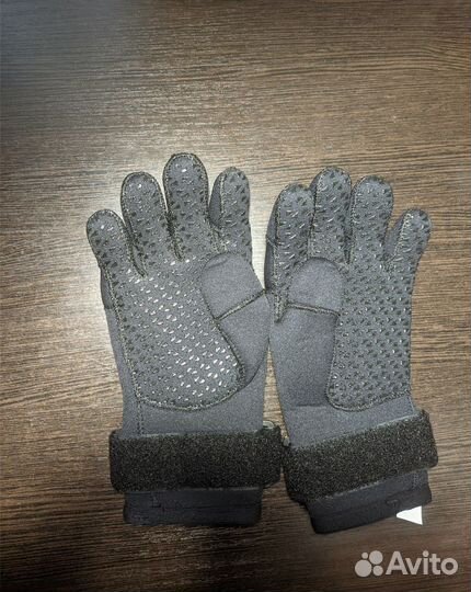 Перчатки для дайвинга и водных видов