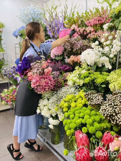 Флорист продавец цветов