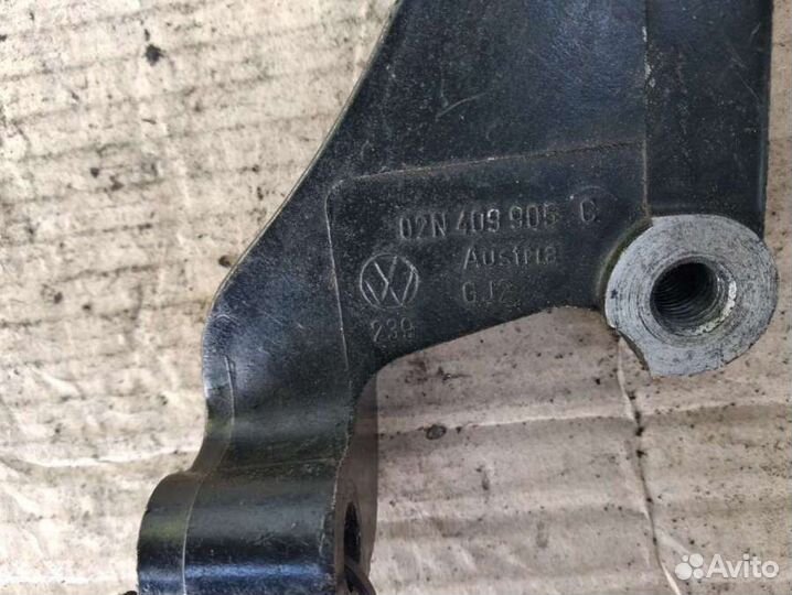 Кронштейн кпп Volkswagen Sharan 1 restailing 02N40