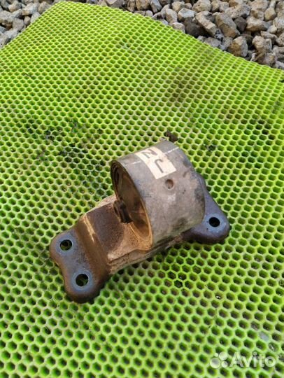 Подушка кпп Mitsubishi Lancer 9 1 2006