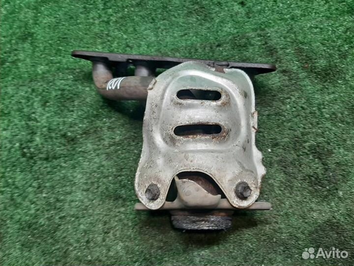 Коллектор выпускной Toyota Verso R2 2009