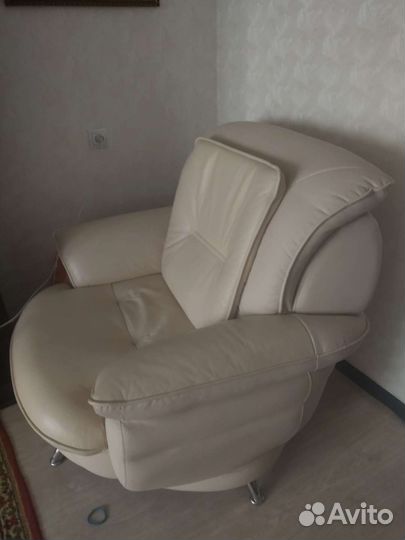 Кресло кожаное