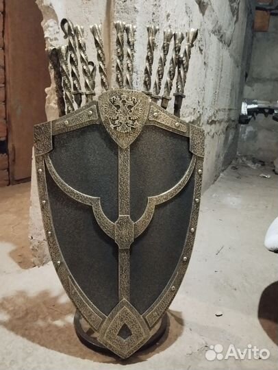 Подставка-щит с шампурами кованная