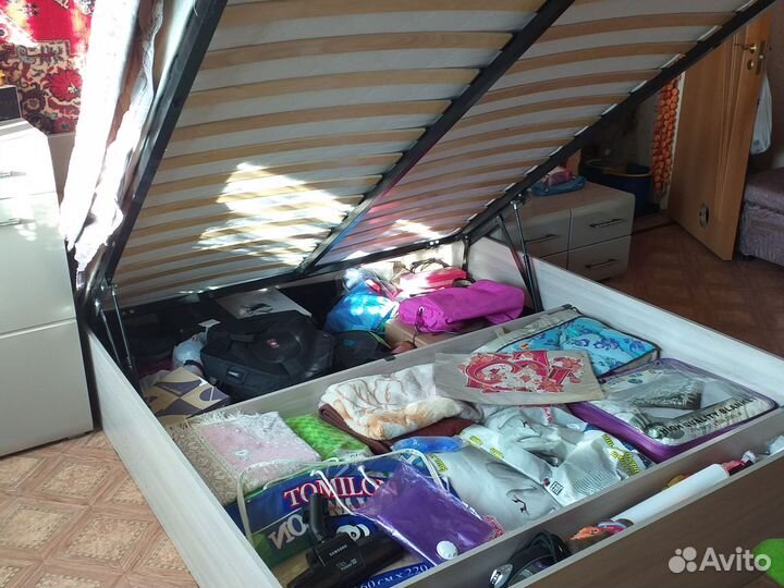 Спальный гарнитур