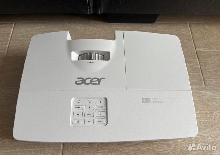 Ультракороткофокусный Acer H6517ST