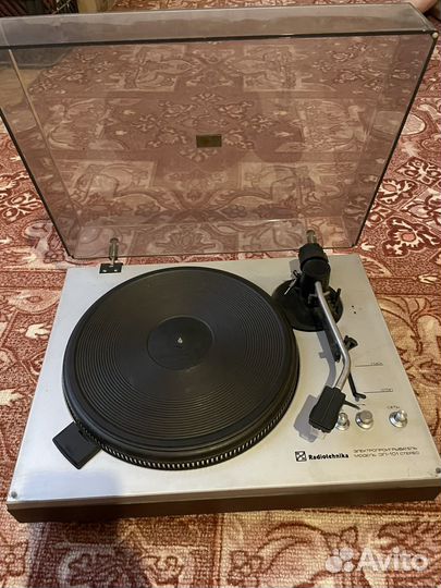 Виниловый проигрыватель