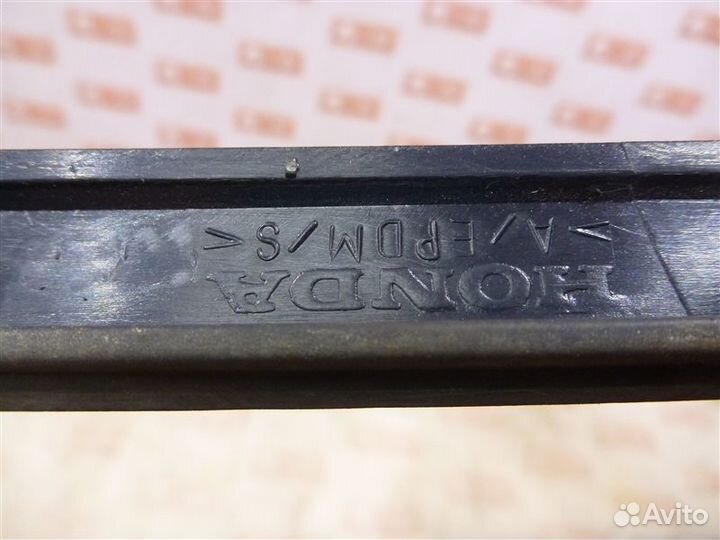 Молдинг стекла передний левый Honda Civic FD1