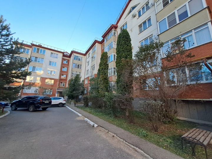 3-к. квартира, 123,1 м², 1/5 эт.