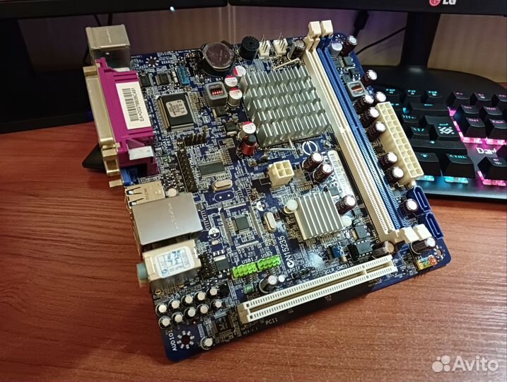 Материнская плата с процессором mini foxconn d52s