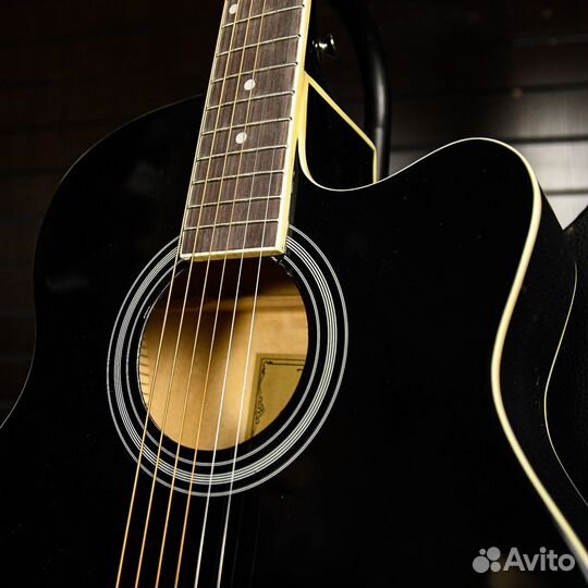 Акустическая гитара + комплект