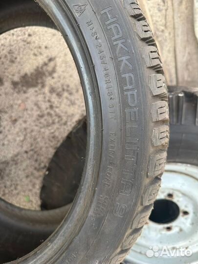 Busy Van 21 245/40 R18