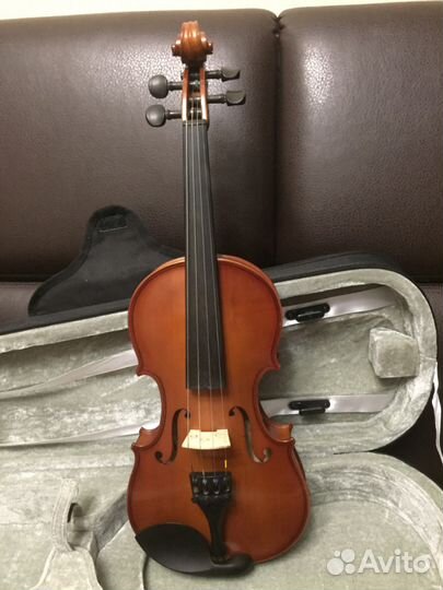 Продам скрипку Pierre Сesar в новом кейсе 3/4