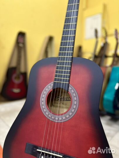 Классическая гитара Belucci