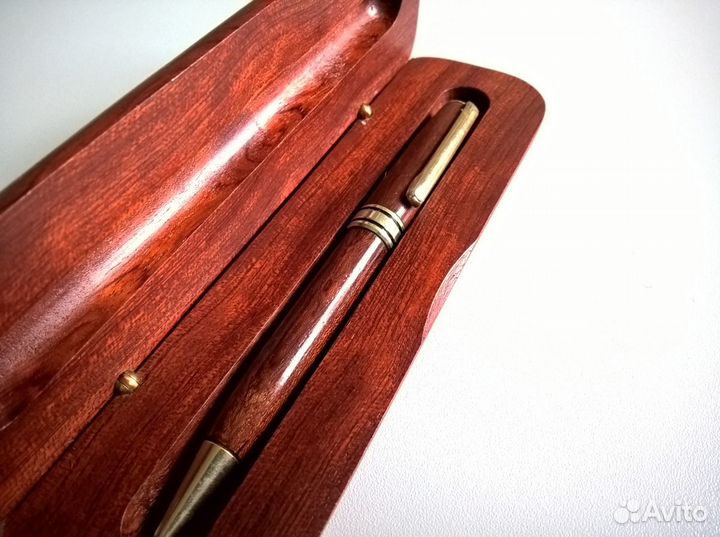 Ручка сувенирная деревянная в футляре