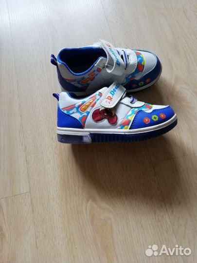 Кроссовки детские