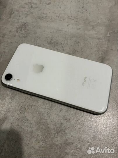 iPhone Xr, 64 ГБ