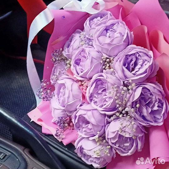 Большой букет из мыльных пионов