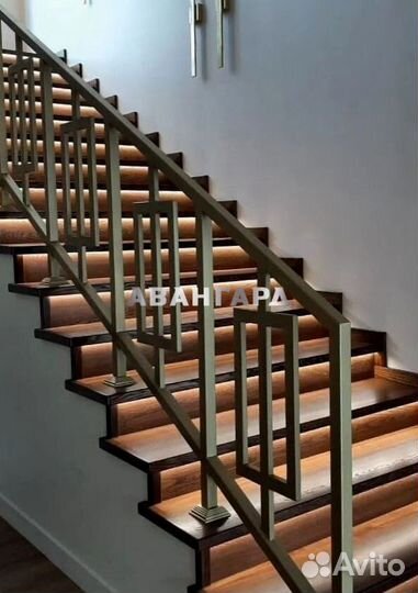 Лестница / антресольный этаж
