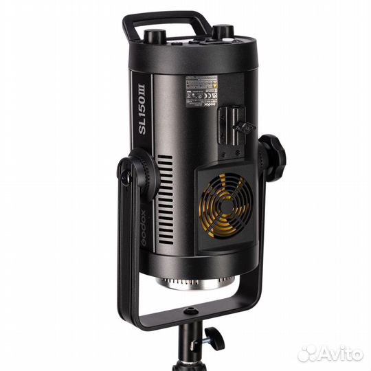Осветитель светодиодный студийный Godox SL150wiii