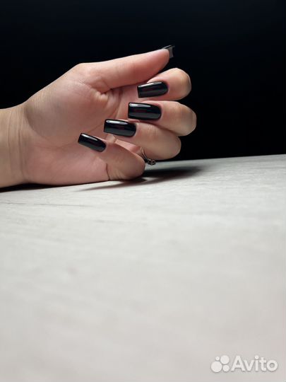 Модель на маникюр