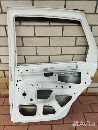 Дверь задняя правая на LADA Kalina
